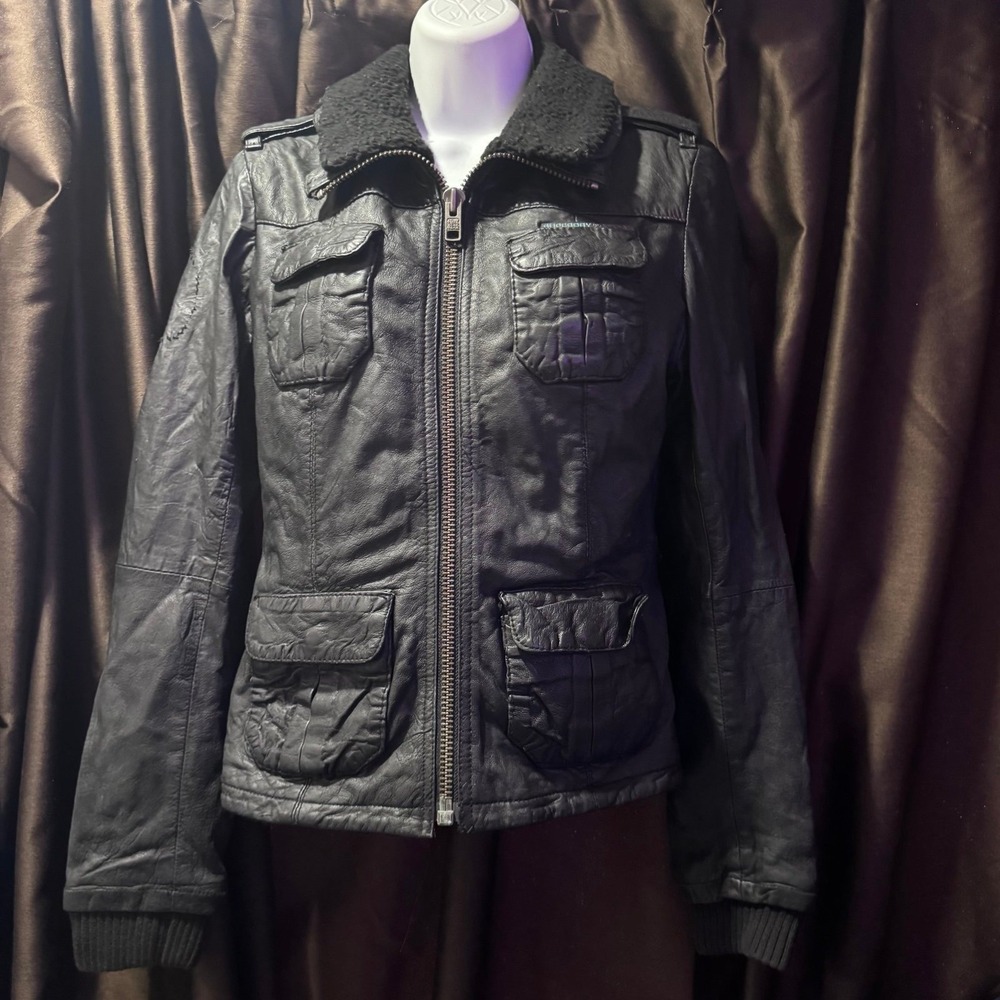 Superdry | 100% leather bomber jacket small